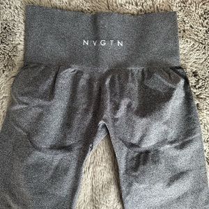 NVGTN SEAMLESS CONTOUR LEGGINGS SIZE S NEVER WORN